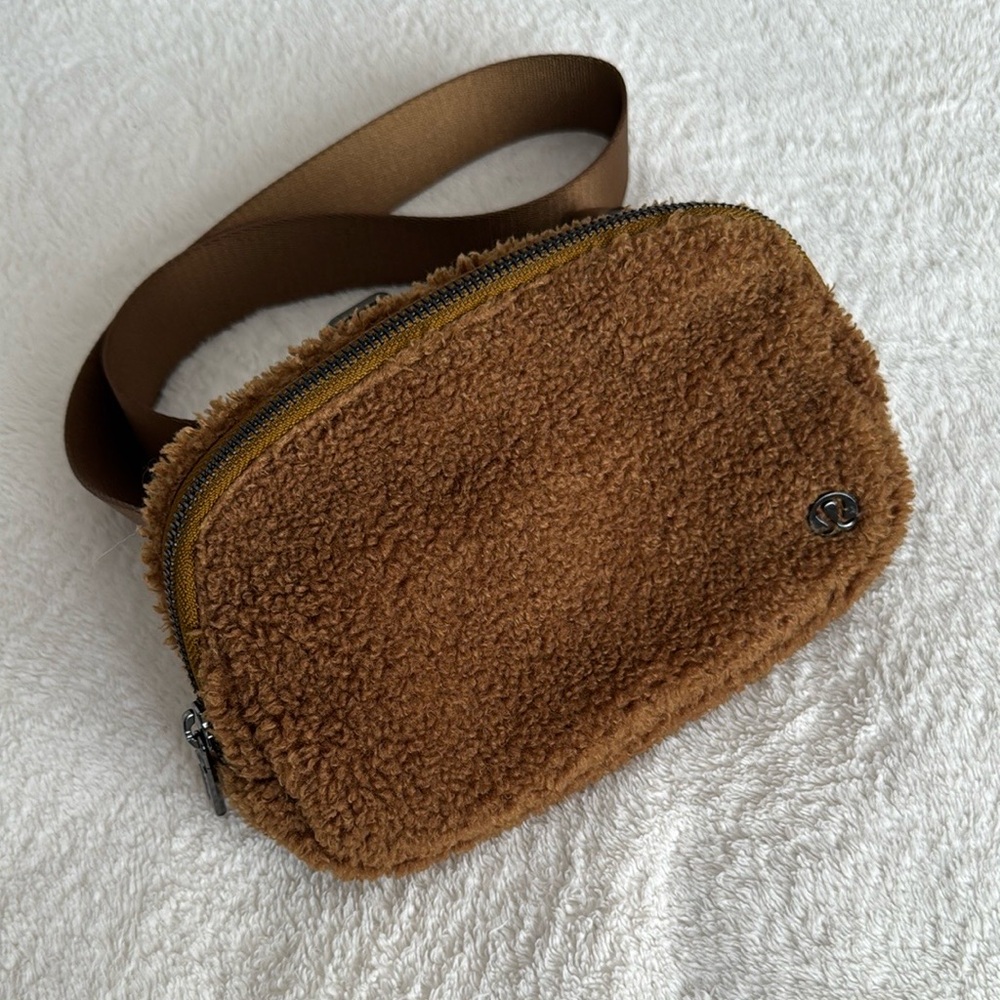 Lululemon Everywhere Belt Bag Plush Brown Fleece